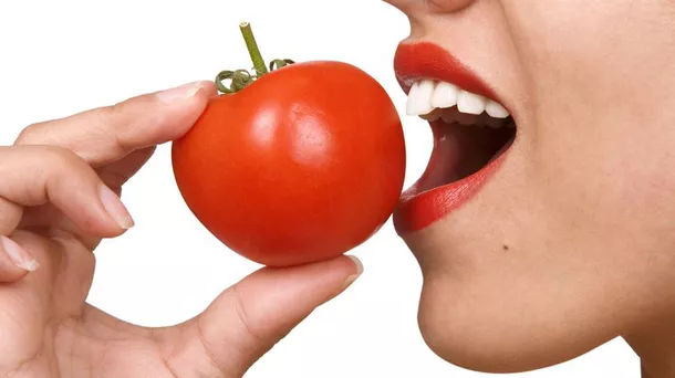 Studi Ungkap, Makan Tomat Membuat Kulit lebih Cerah dan Sehat